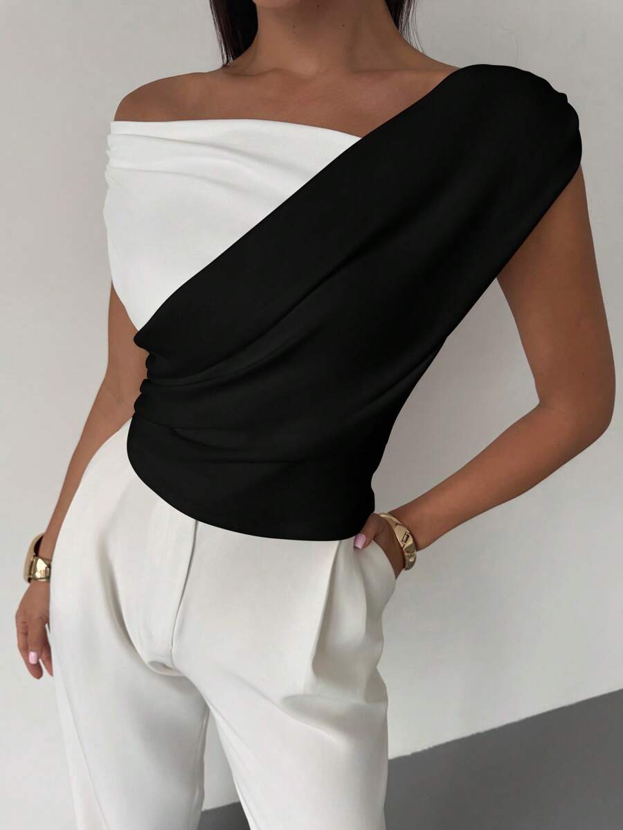 Top Cropped Assimétrico - Design Elegante com Babados Contrastantes