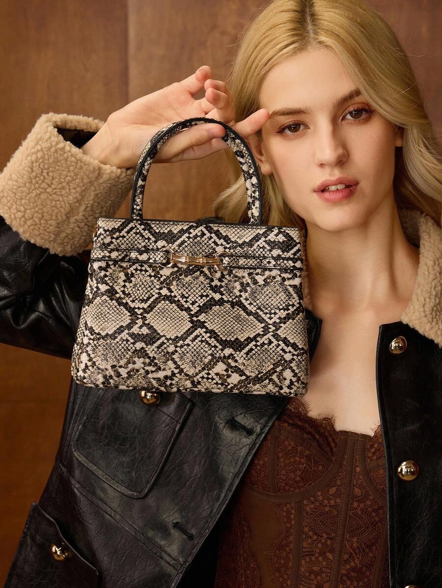 Bolsa Feminina Estruturada em Trama Natural com varios cores – Verão 2027