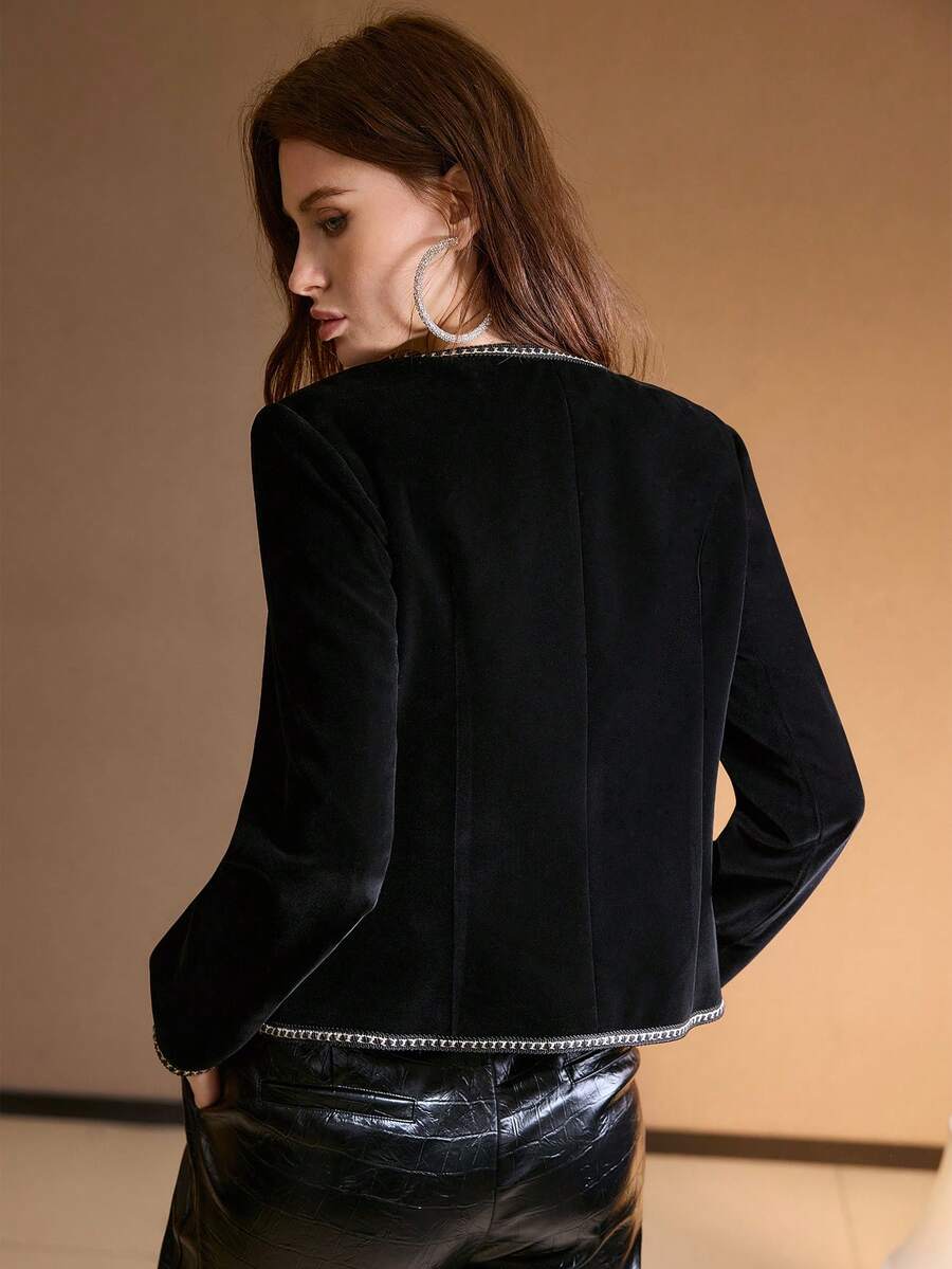 Jaqueta Feminina Veludo Preto com Botões Dourados – Elegante Premium Noite | Boutique do Encanto