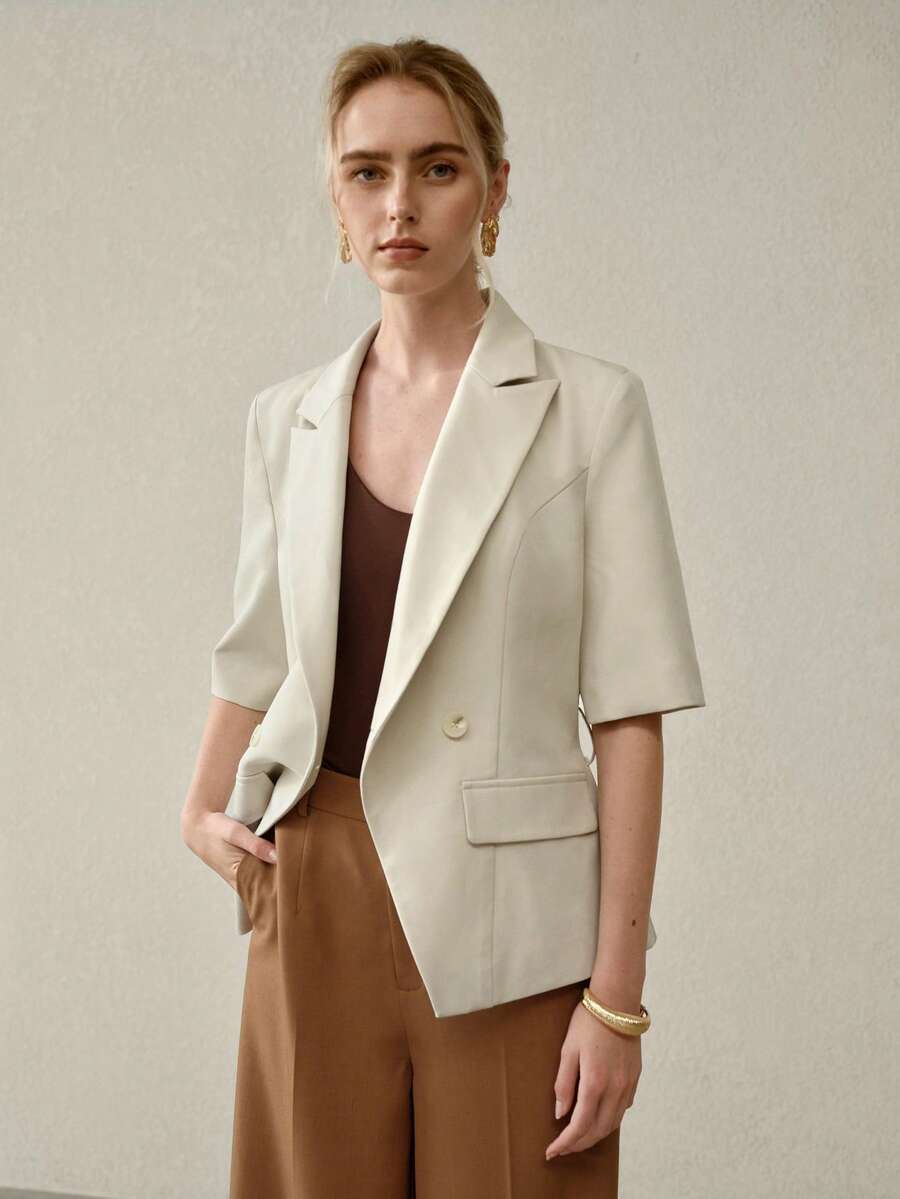 Blazer Feminino Alfaiataria Manga Curta com Lenço Removível – Elegante Off White | Boutique do Encanto