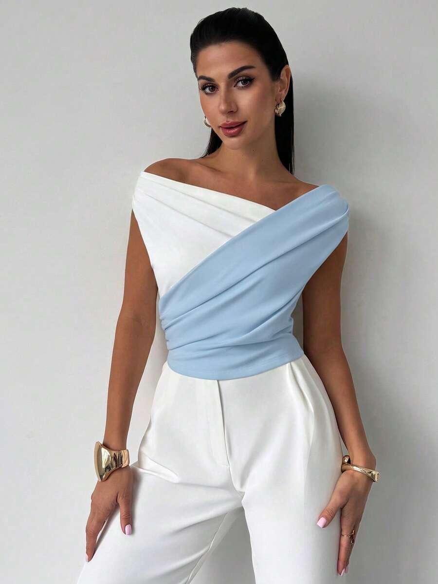 Top Cropped Assimétrico - Design Elegante com Babados Contrastantes