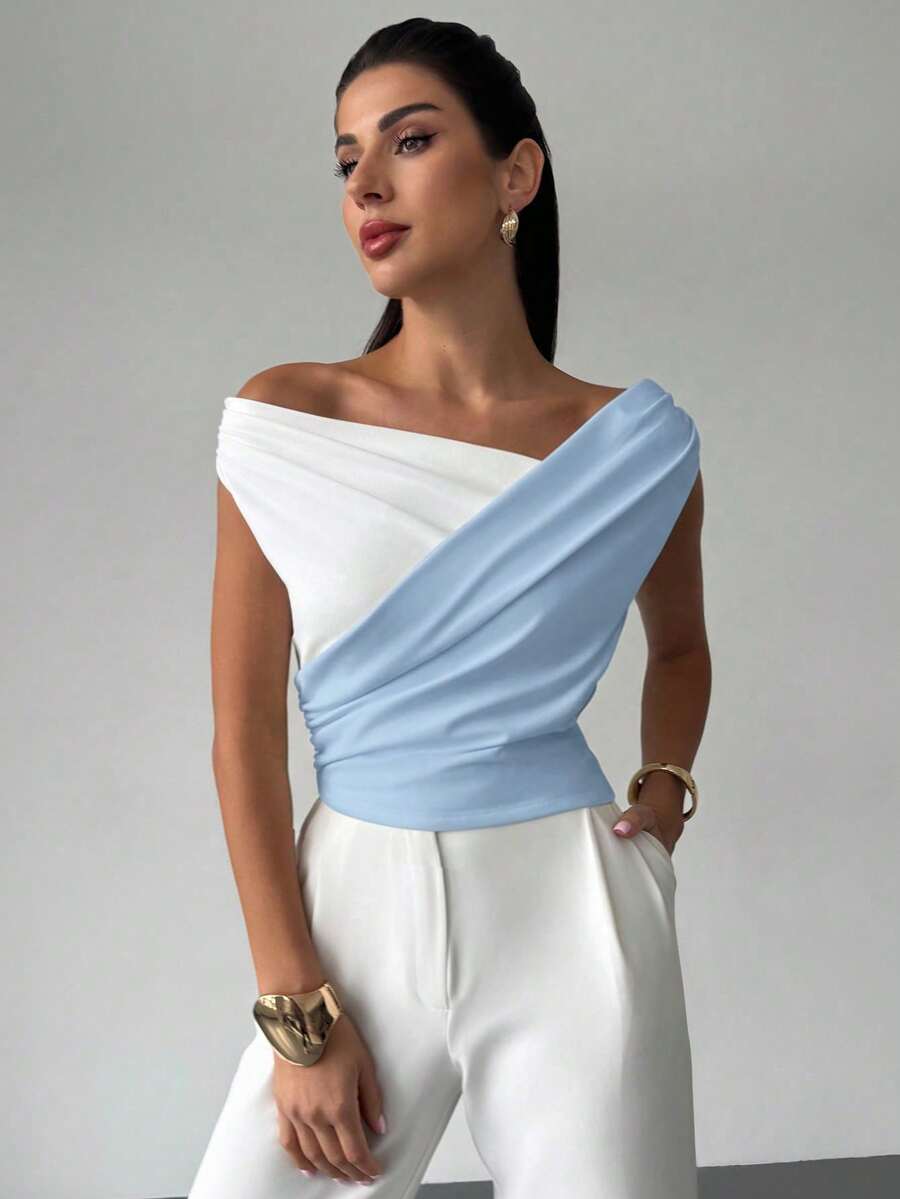 Top Cropped Assimétrico - Design Elegante com Babados Contrastantes