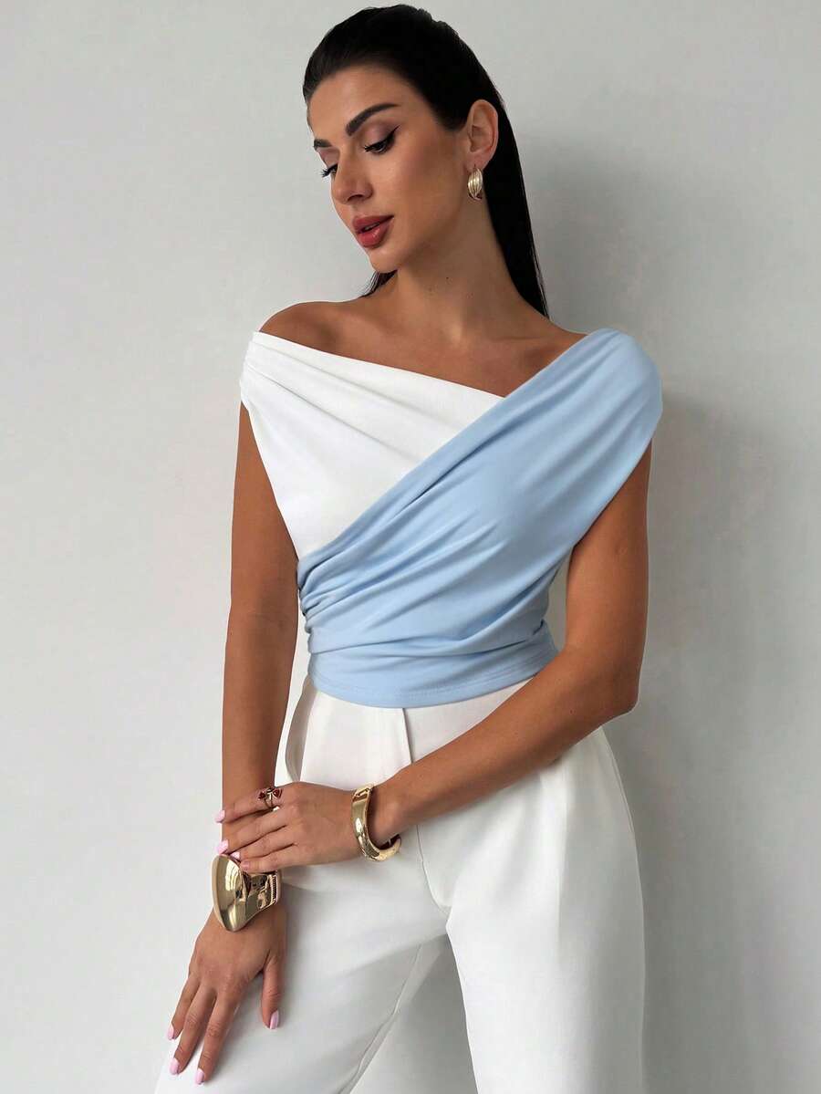 Top Cropped Assimétrico - Design Elegante com Babados Contrastantes