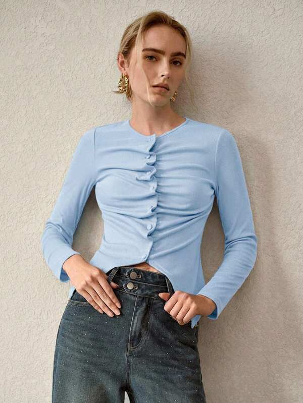 Blusa Feminina Vermelha Assimétrica em Malha Premium - Manga Longa, Drapeada com Botões, Slim Fit - Boutique do Encanto Blusas