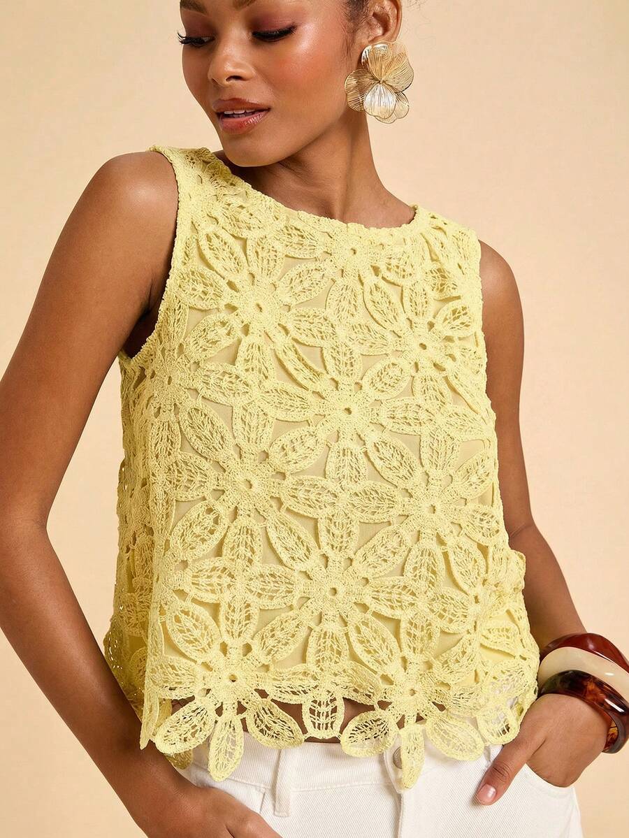 Blusa Feminina Bordada com Apliques e Detalhes em Renda - P ao GG - Champagne Dourado
