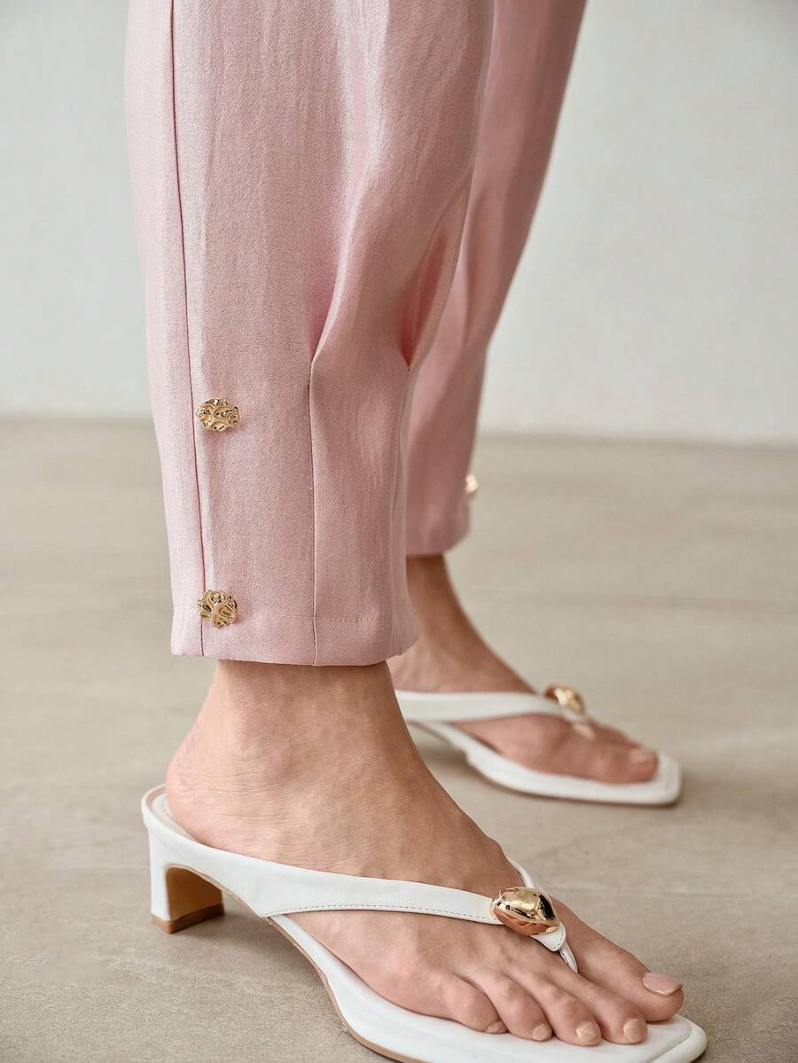 Calça de Alfaiataria Premium - Cintura Alta e Detalhe de Metal