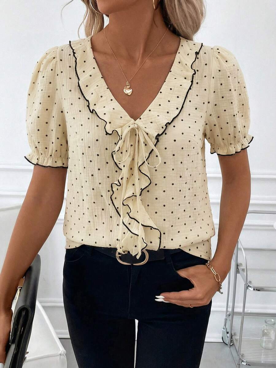 Blusa Casual Elegante - Gola de Renda e Acabamento Franzido