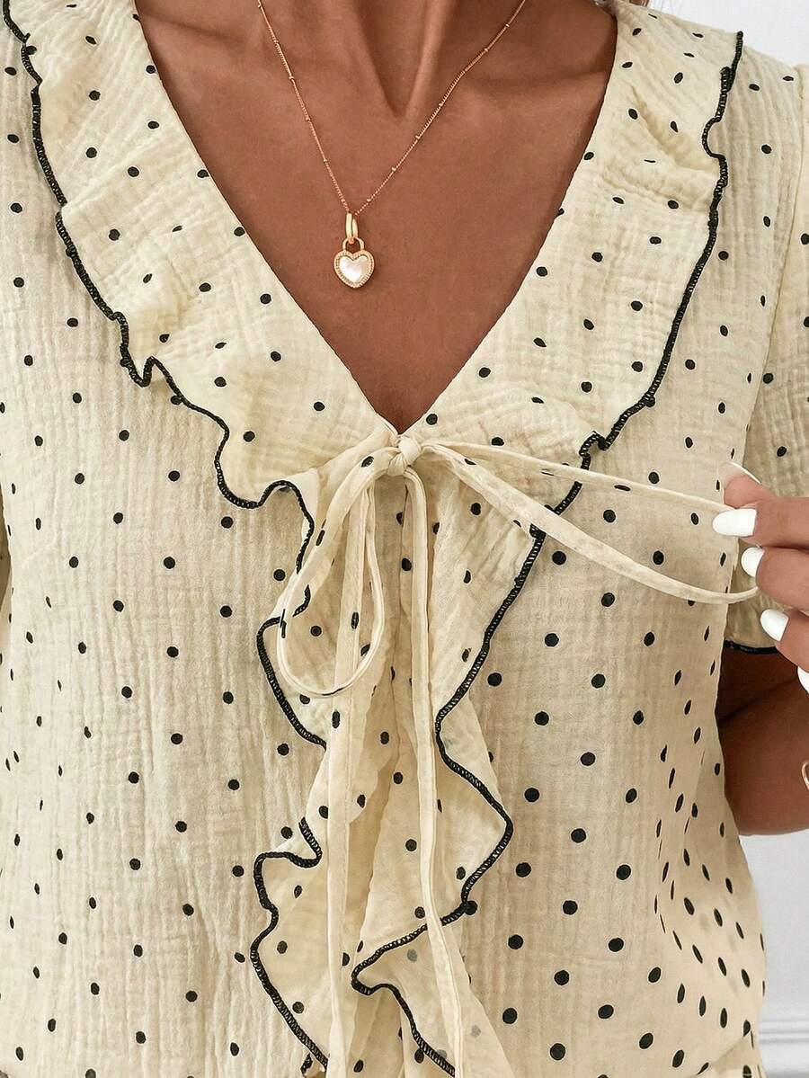 Blusa Casual Elegante - Gola de Renda e Acabamento Franzido
