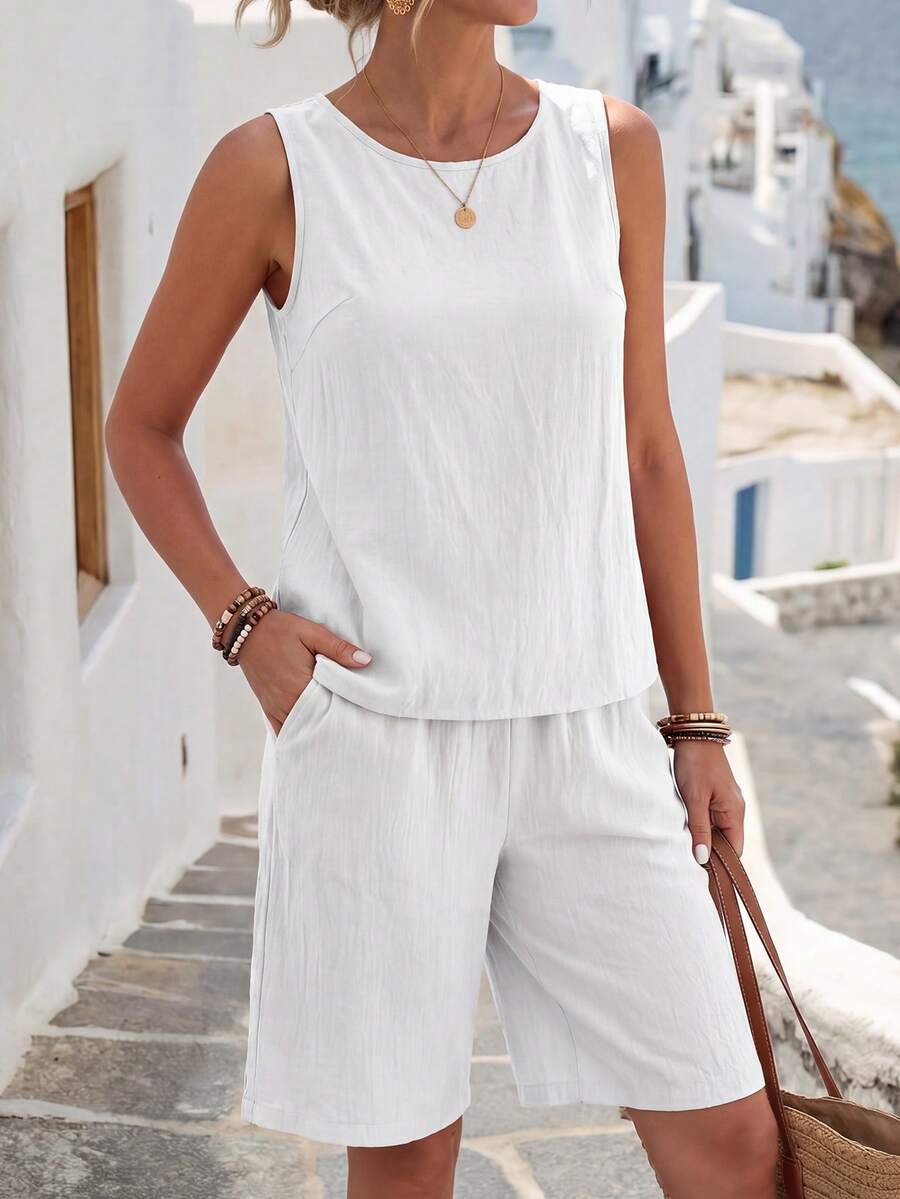 Conjunto Casual Feminino - Regata e Shorts Listrados