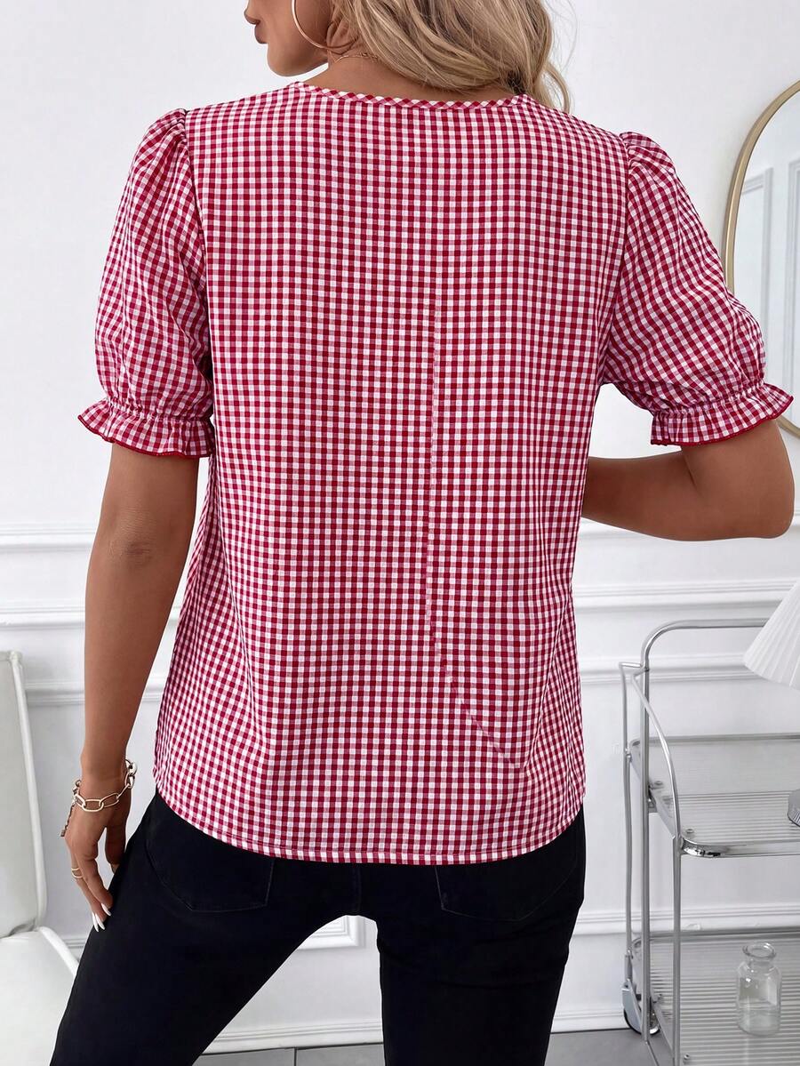 Blusa Casual Elegante - Gola de Renda e Acabamento Franzido