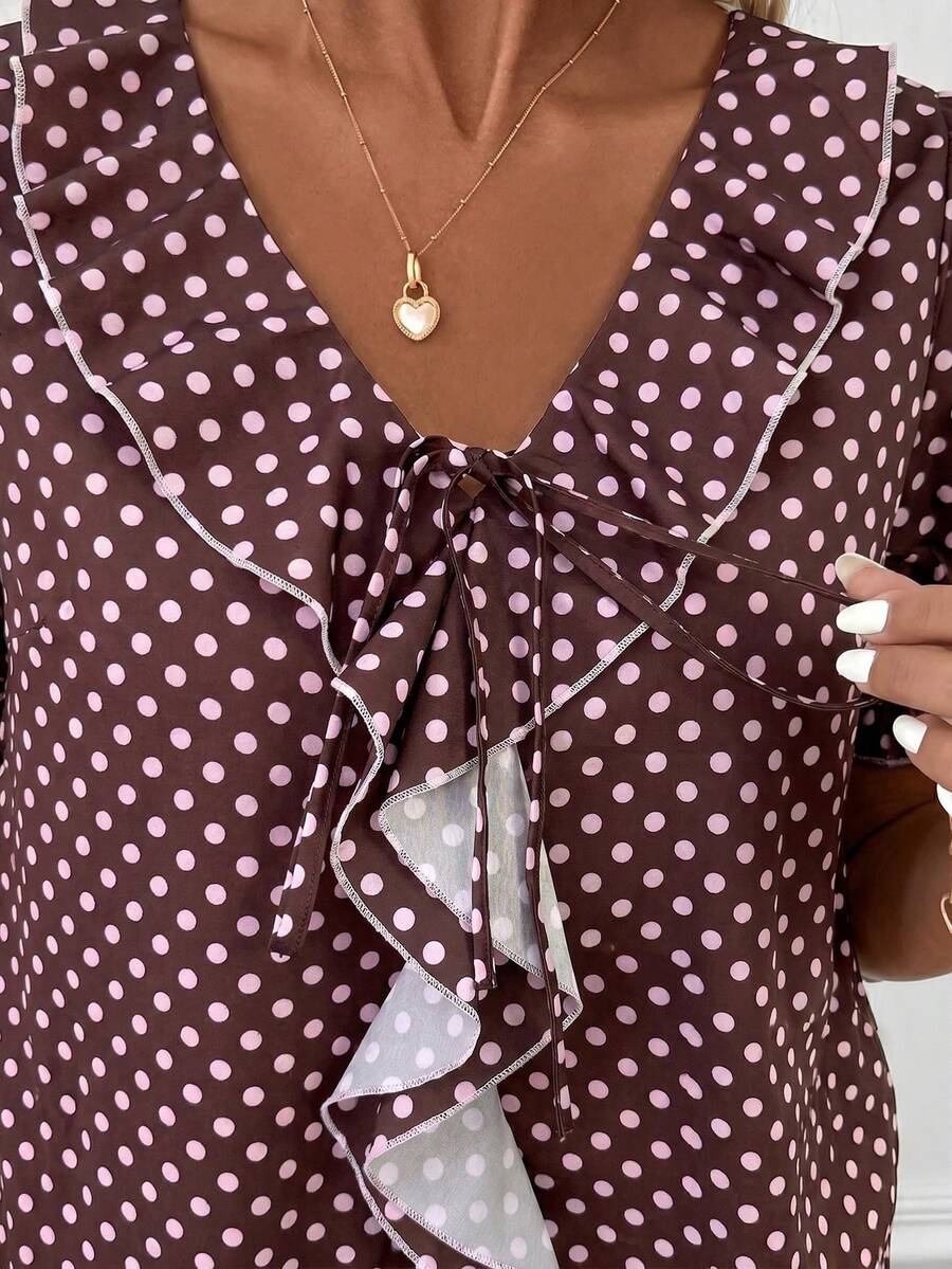 Blusa Casual Elegante - Gola de Renda e Acabamento Franzido