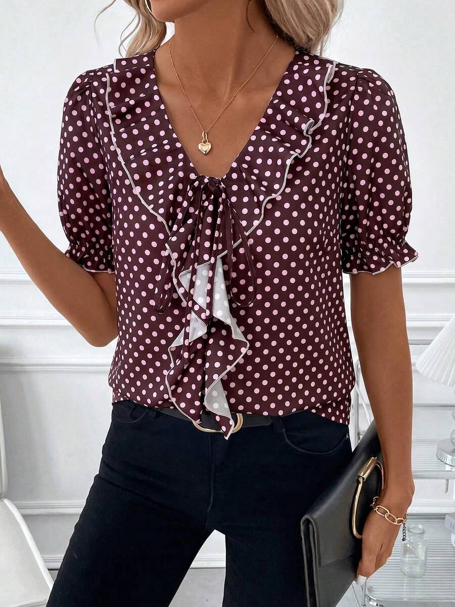 Blusa Casual Elegante - Gola de Renda e Acabamento Franzido