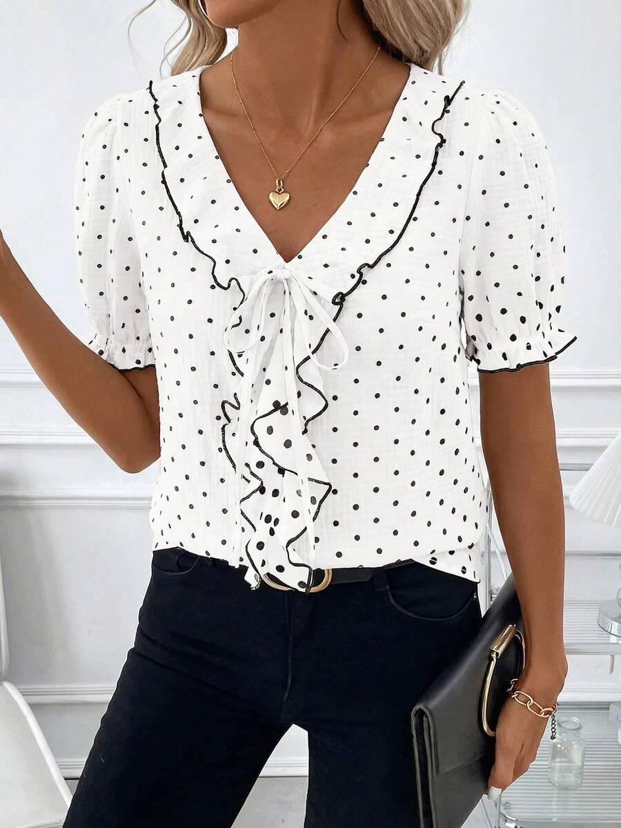 Blusa Casual Elegante - Gola de Renda e Acabamento Franzido