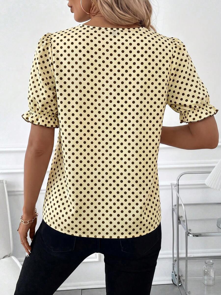 Blusa Casual Elegante - Gola de Renda e Acabamento Franzido
