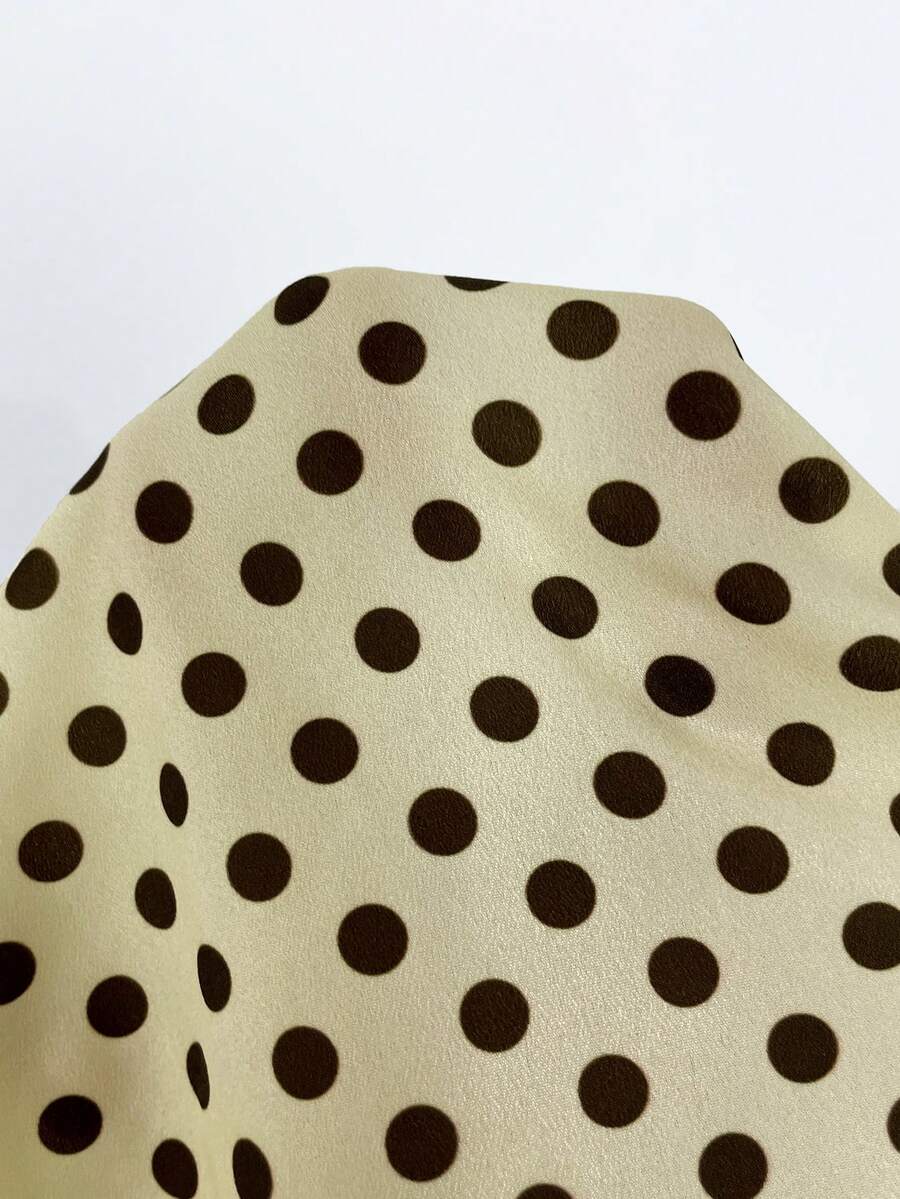 Blusa Casual Elegante - Gola de Renda e Acabamento Franzido