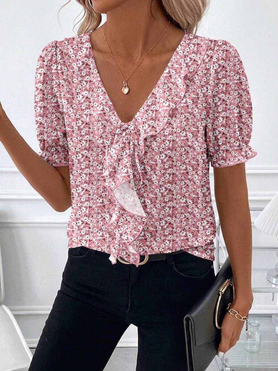 Blusa Casual Elegante - Gola de Renda e Acabamento Franzido