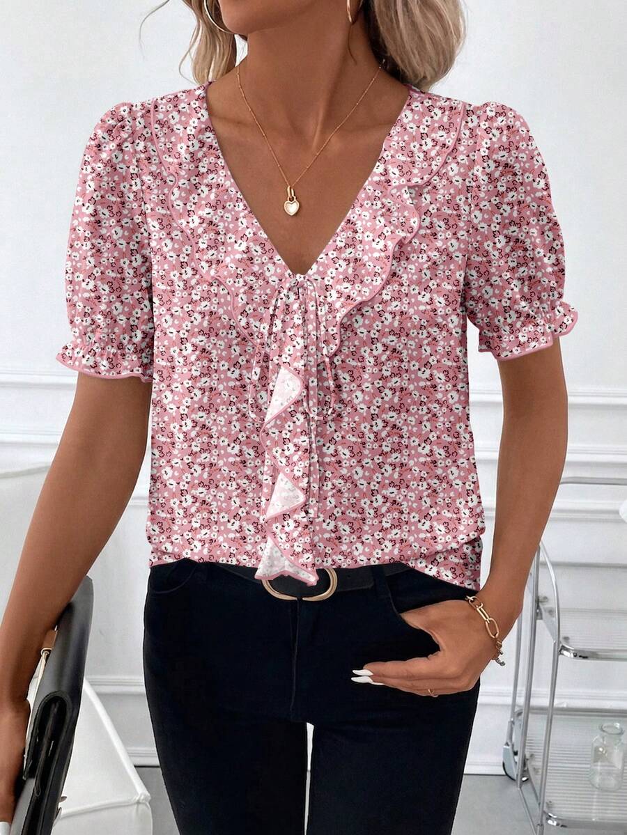 Blusa Casual Elegante - Gola de Renda e Acabamento Franzido