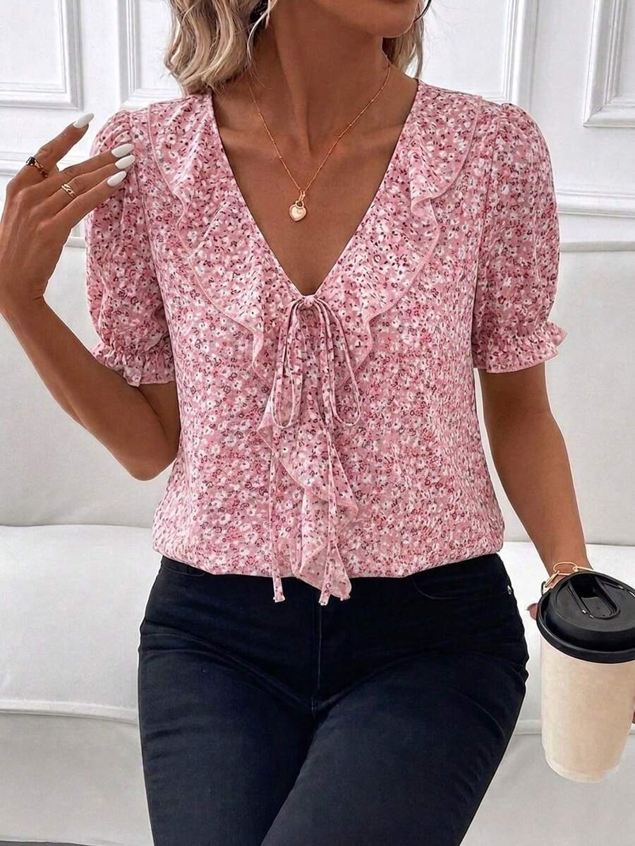 Blusa Casual Elegante - Gola de Renda e Acabamento Franzido