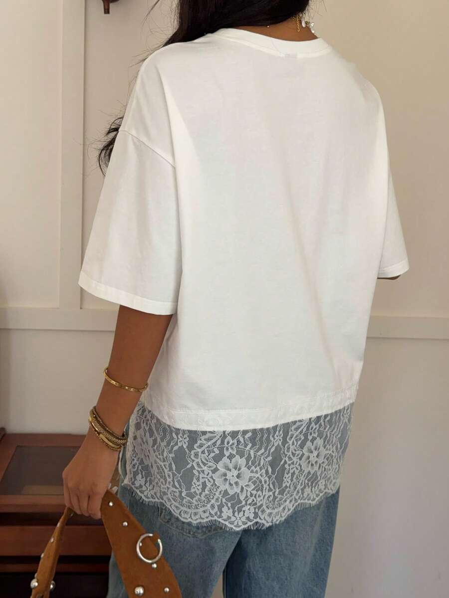 Camiseta de Malha Premium - Renda de Bolinhas Elegante