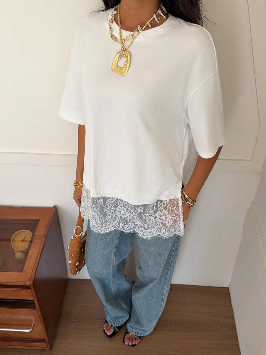 Camiseta de Malha Premium - Renda de Bolinhas Elegante
