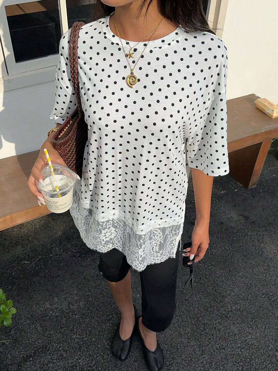 Camiseta de Malha Premium - Renda de Bolinhas Elegante