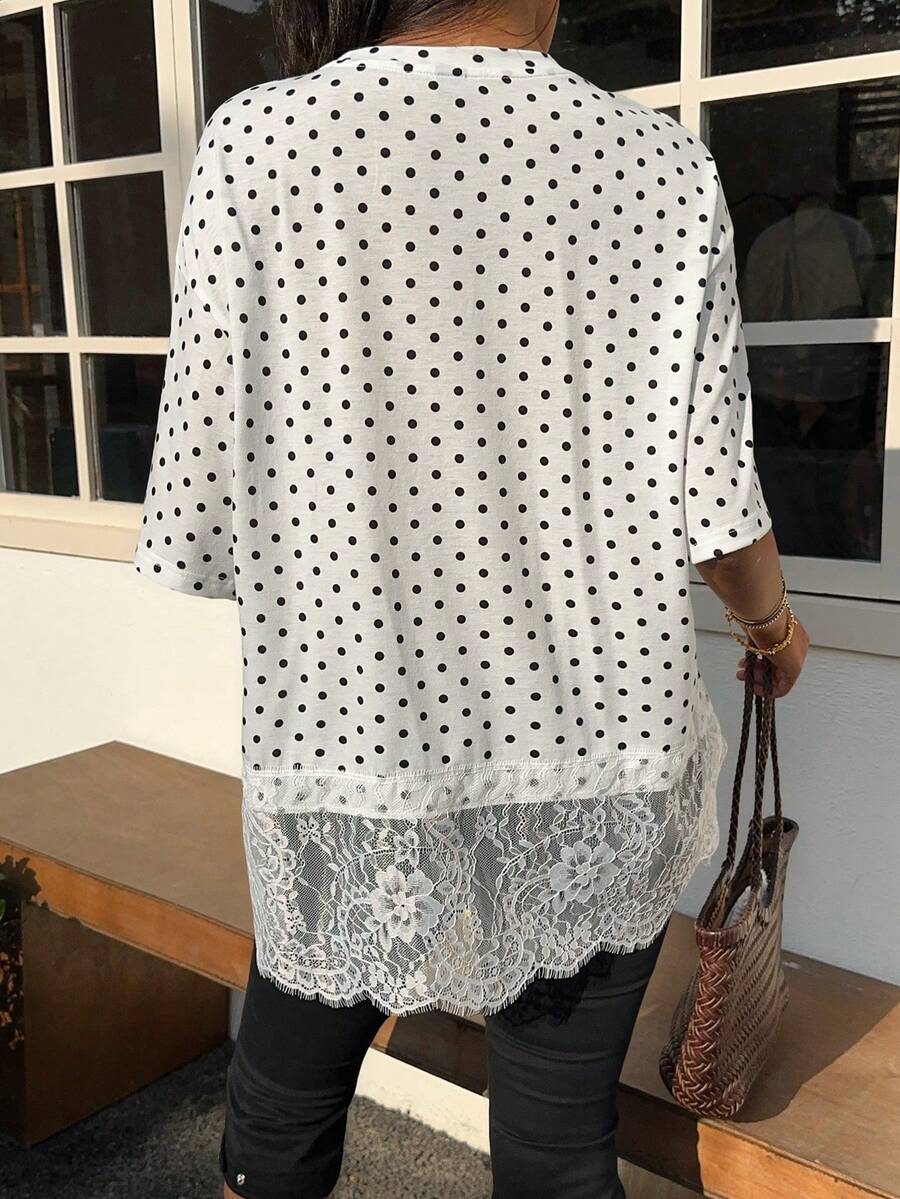 Camiseta de Malha Premium - Renda de Bolinhas Elegante