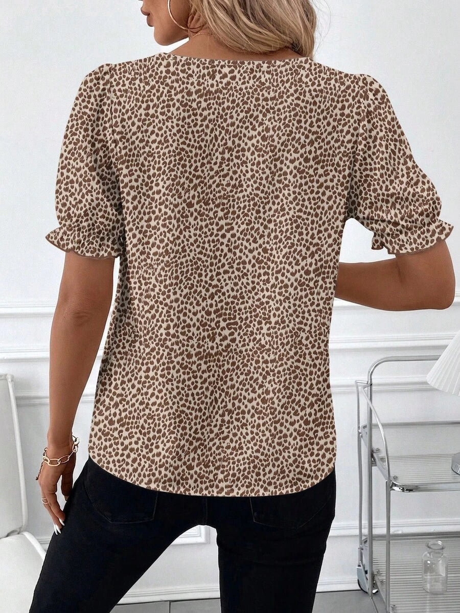 Blusa Casual Elegante - Gola de Renda e Acabamento Franzido
