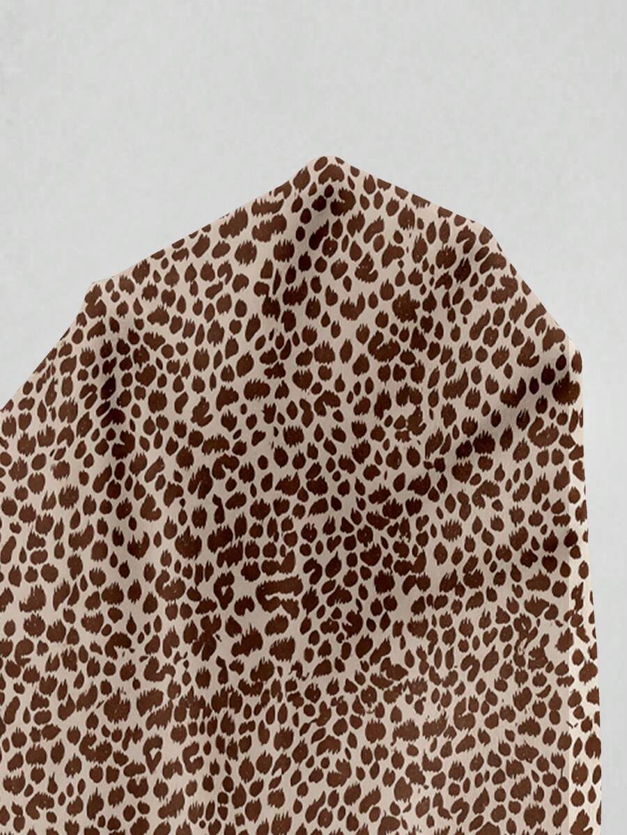 Blusa Casual Elegante - Gola de Renda e Acabamento Franzido