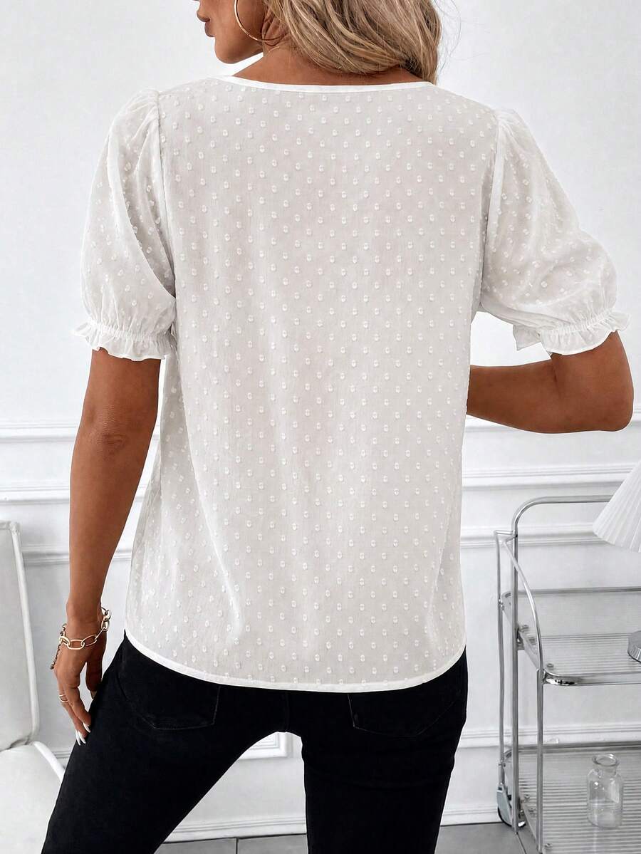Blusa Casual Elegante - Gola de Renda e Acabamento Franzido