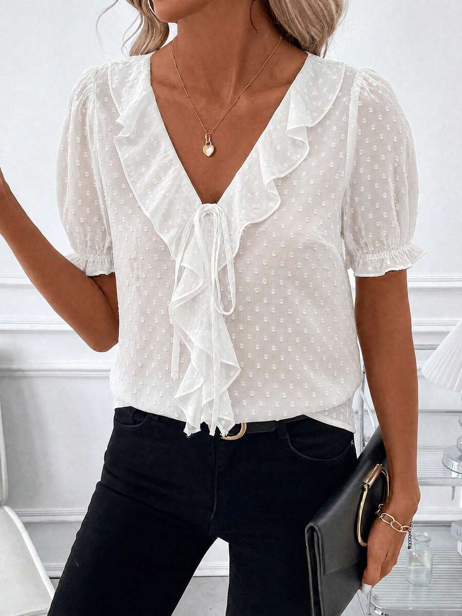Blusa Casual Elegante - Gola de Renda e Acabamento Franzido