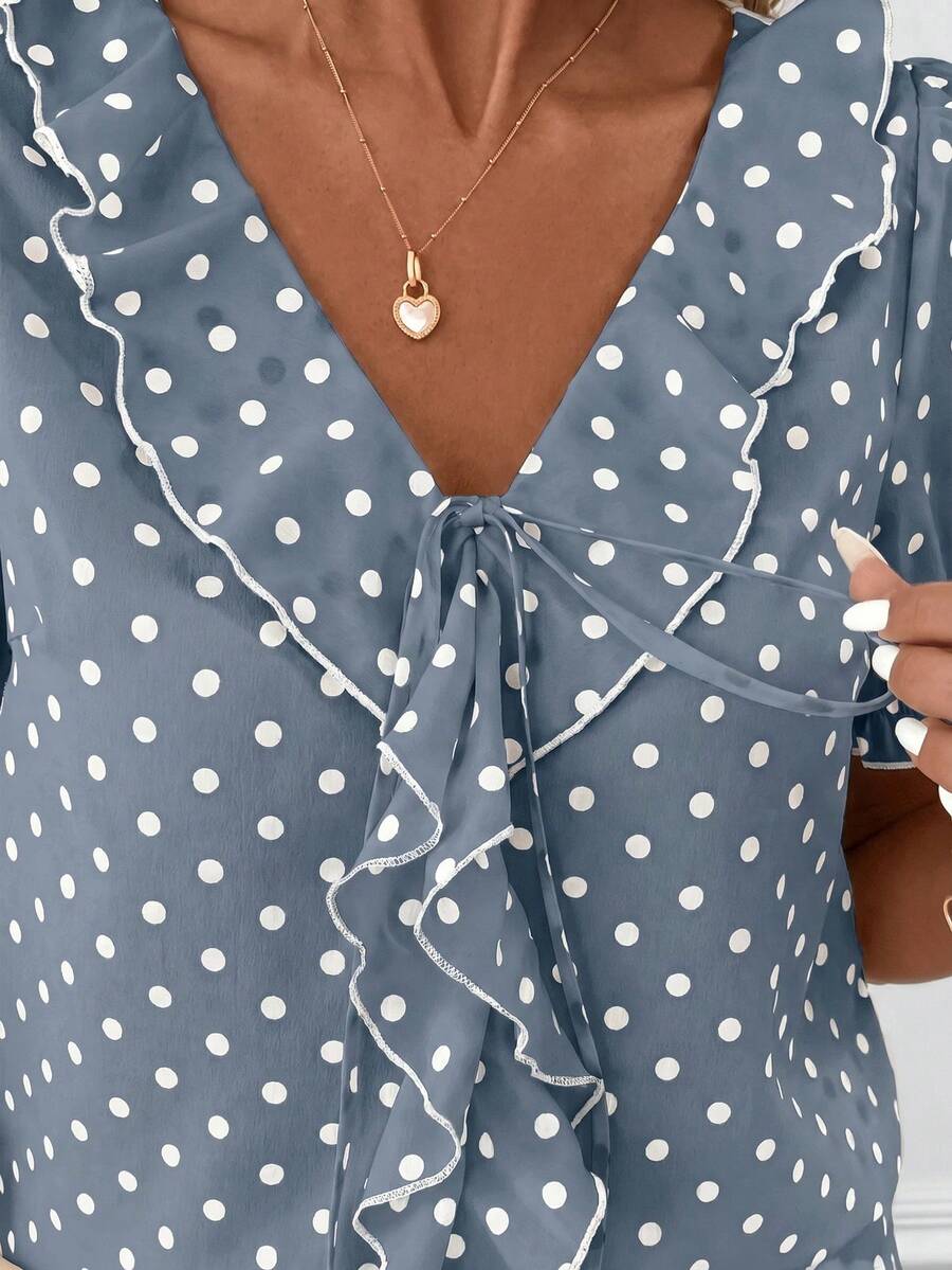 Blusa Casual Elegante - Gola de Renda e Acabamento Franzido