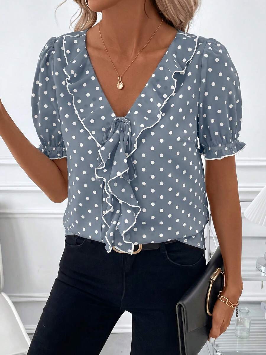 Blusa Casual Elegante - Gola de Renda e Acabamento Franzido