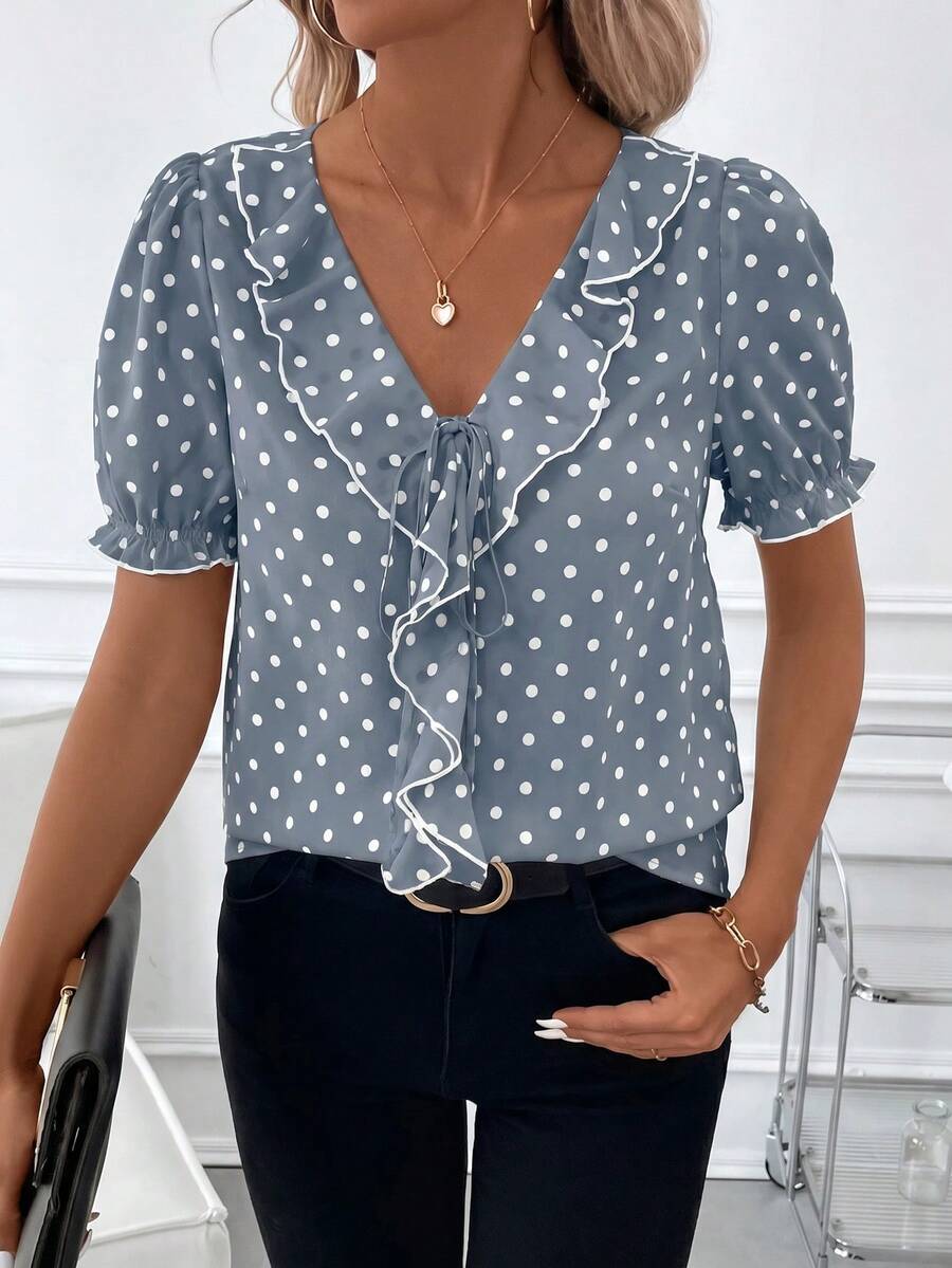 Blusa Casual Elegante - Gola de Renda e Acabamento Franzido