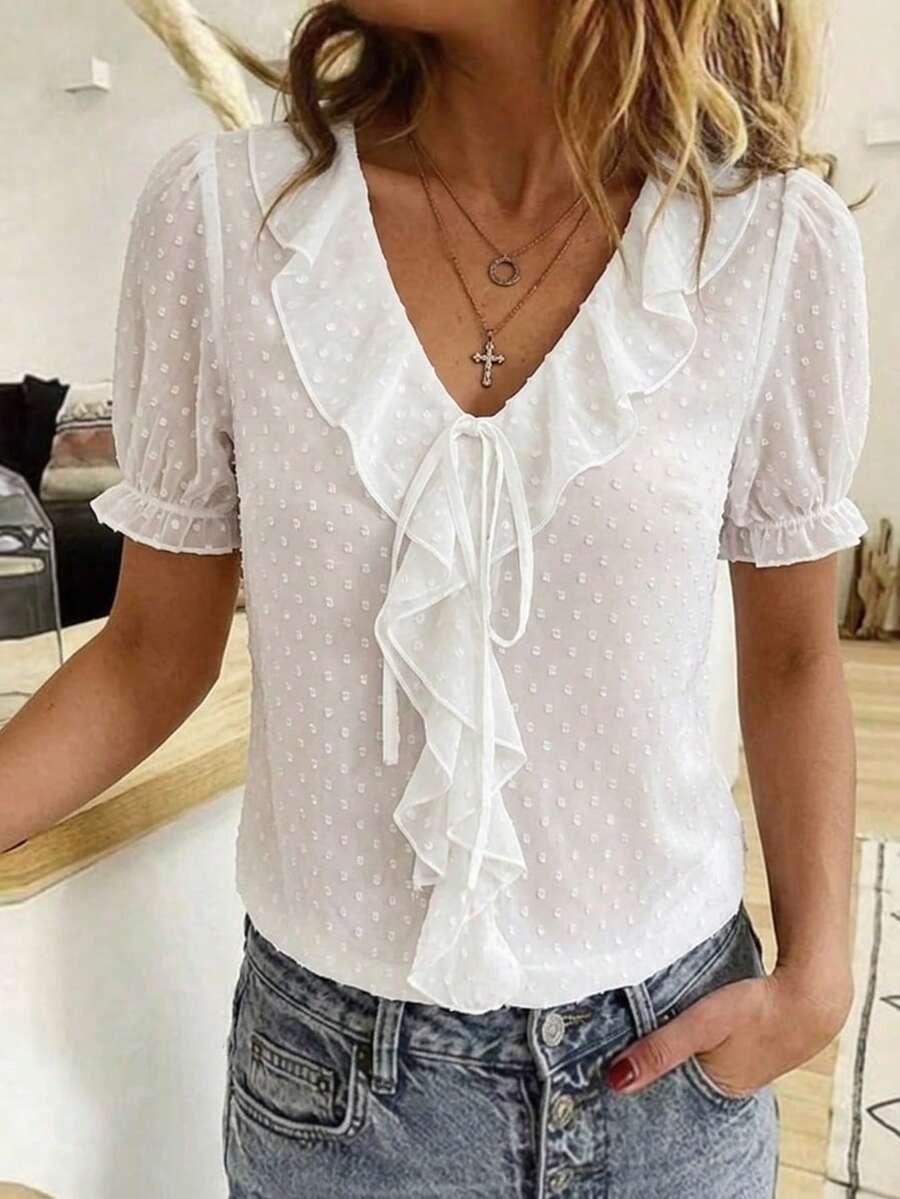 Blusa Casual Elegante - Gola de Renda e Acabamento Franzido
