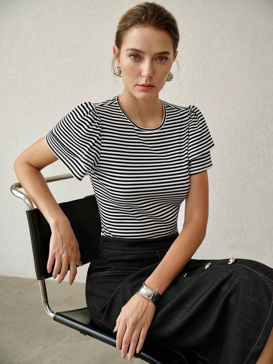 Camiseta Casual Feminina - Manga Dupla Babado e Listras Premium