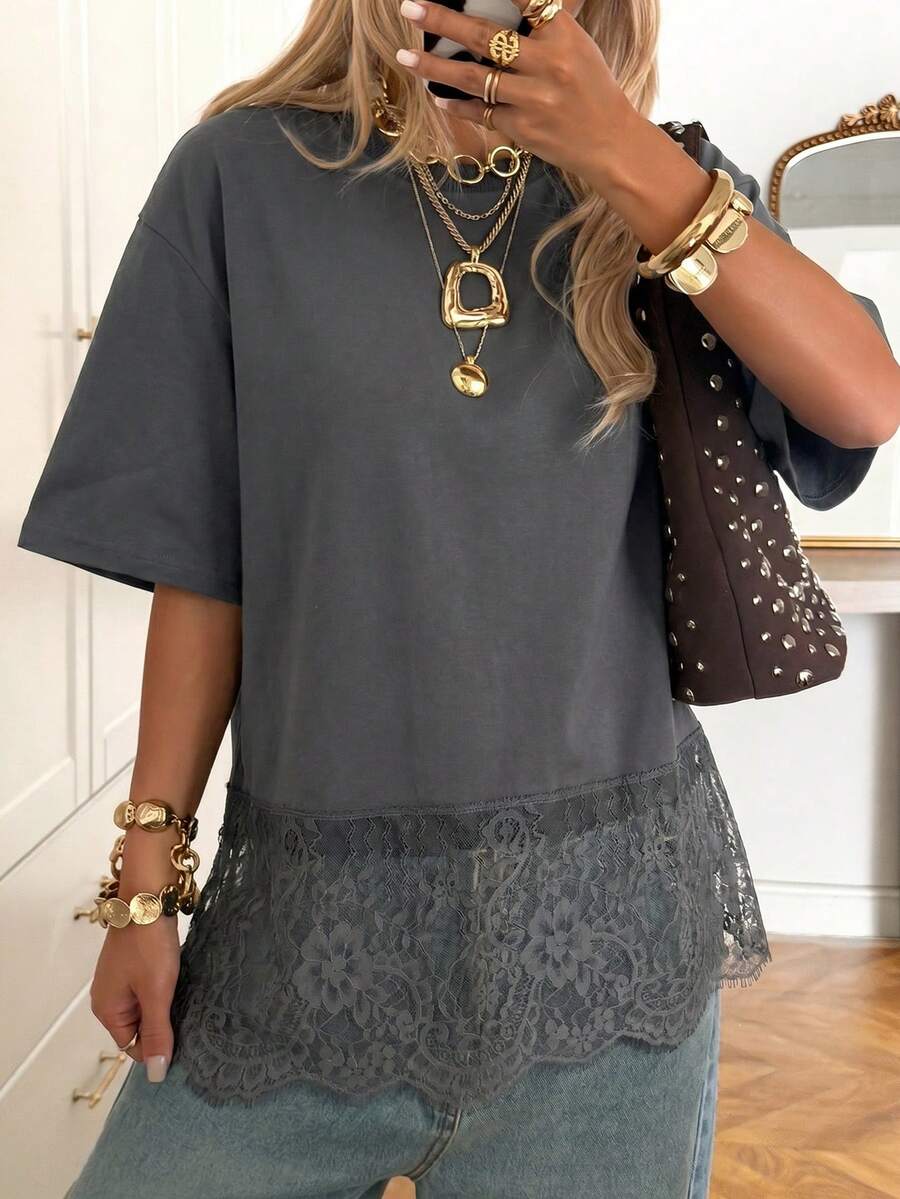 Camiseta de Malha Premium - Renda de Bolinhas Elegante