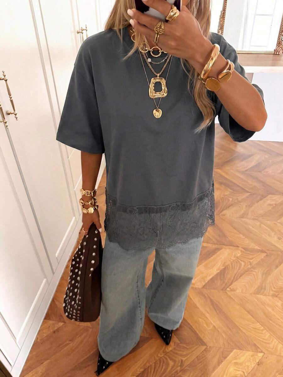 Camiseta de Malha Premium - Renda de Bolinhas Elegante