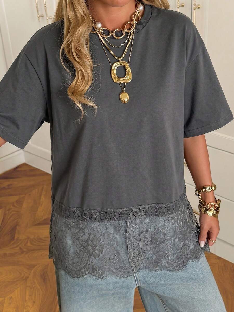 Camiseta de Malha Premium - Renda de Bolinhas Elegante