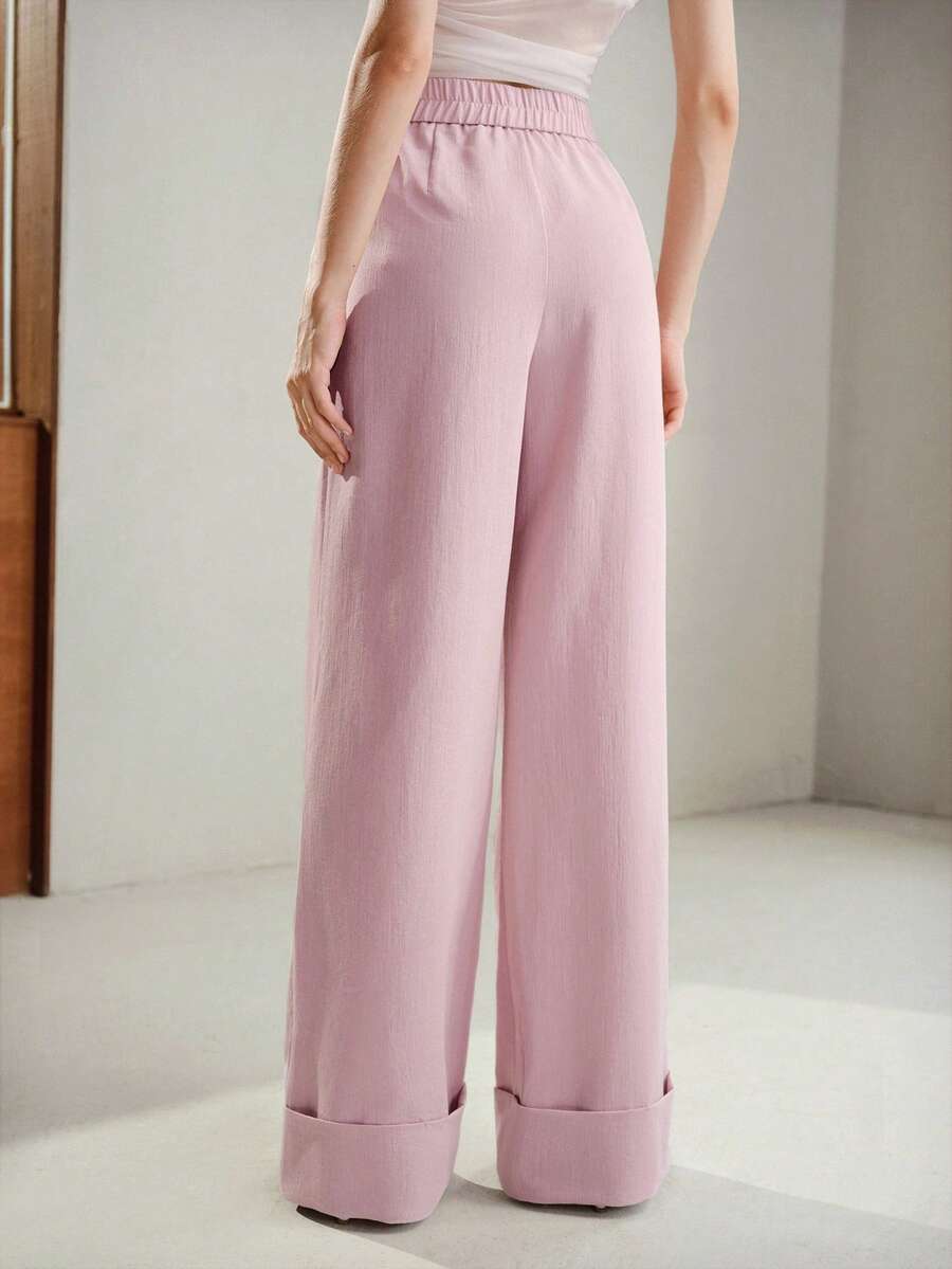Calça Social Feminina - Perna Larga com Punho e Botão Metálico