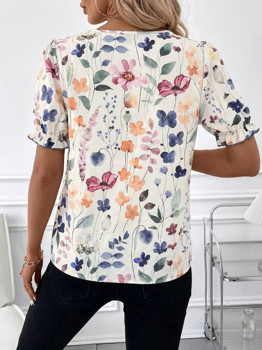 Blusa Casual Elegante - Gola de Renda e Acabamento Franzido