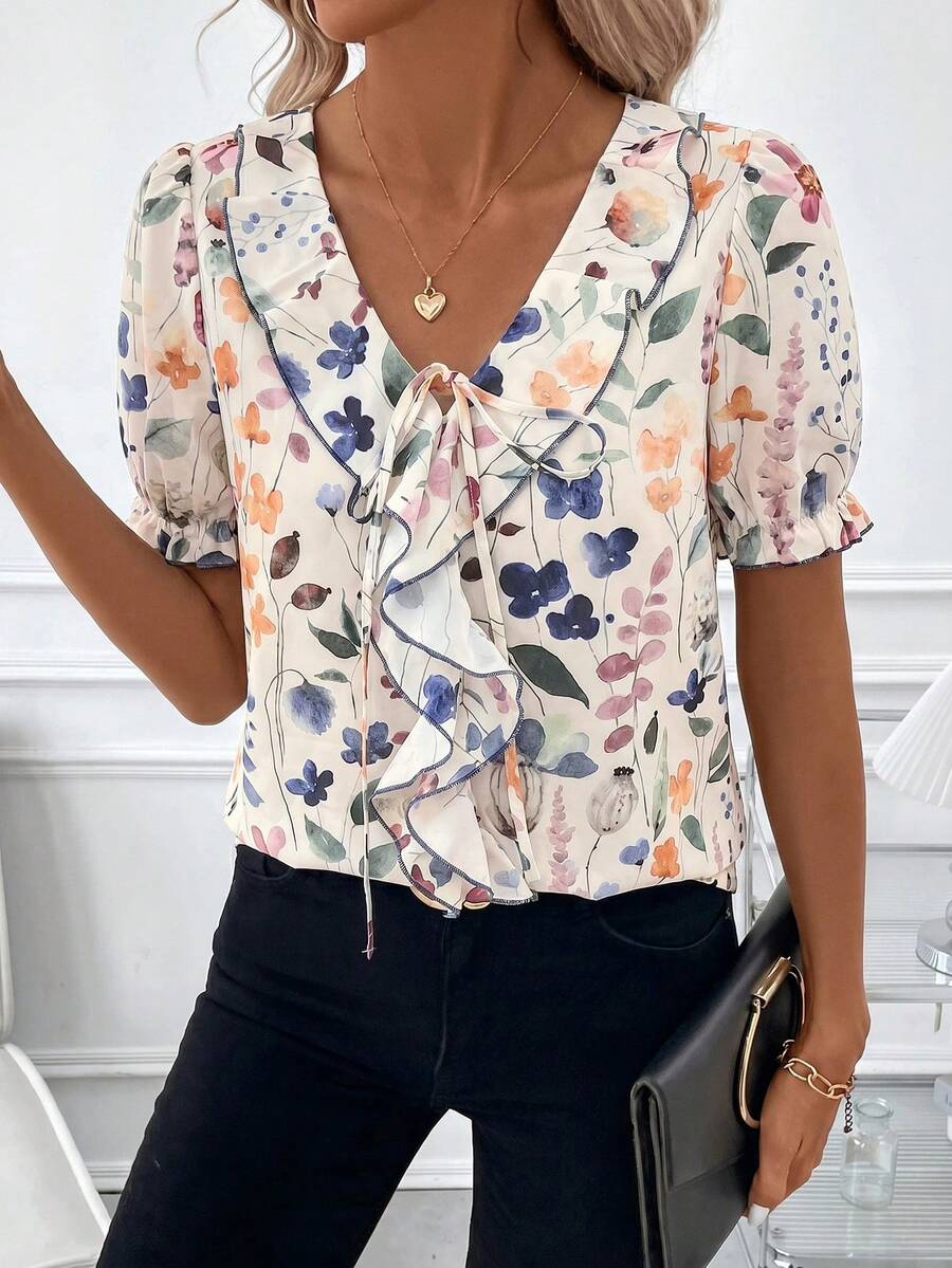 Blusa Casual Elegante - Gola de Renda e Acabamento Franzido