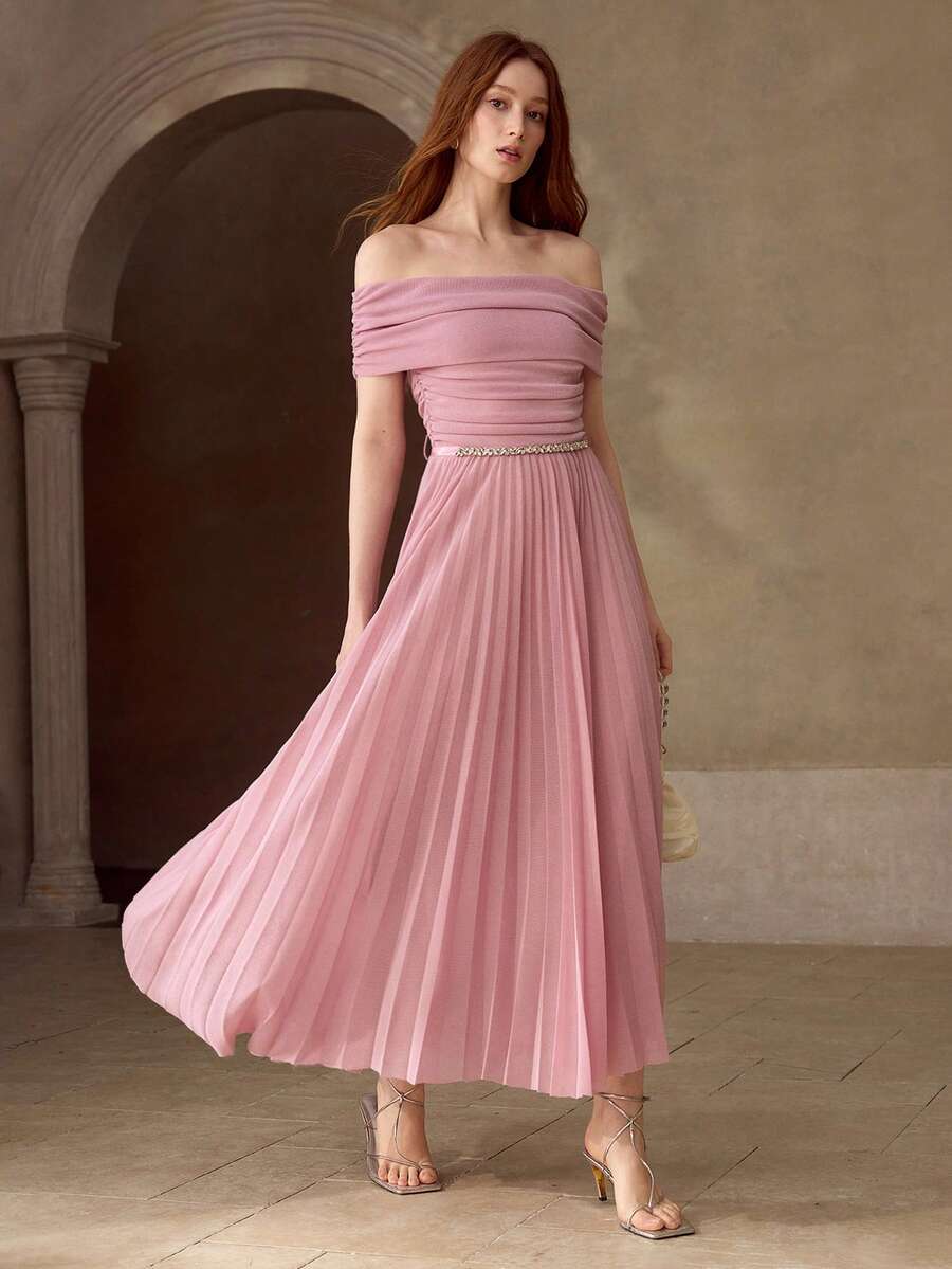 Vestido Midi Feminino - Design Franzido e Ombros à Mostra