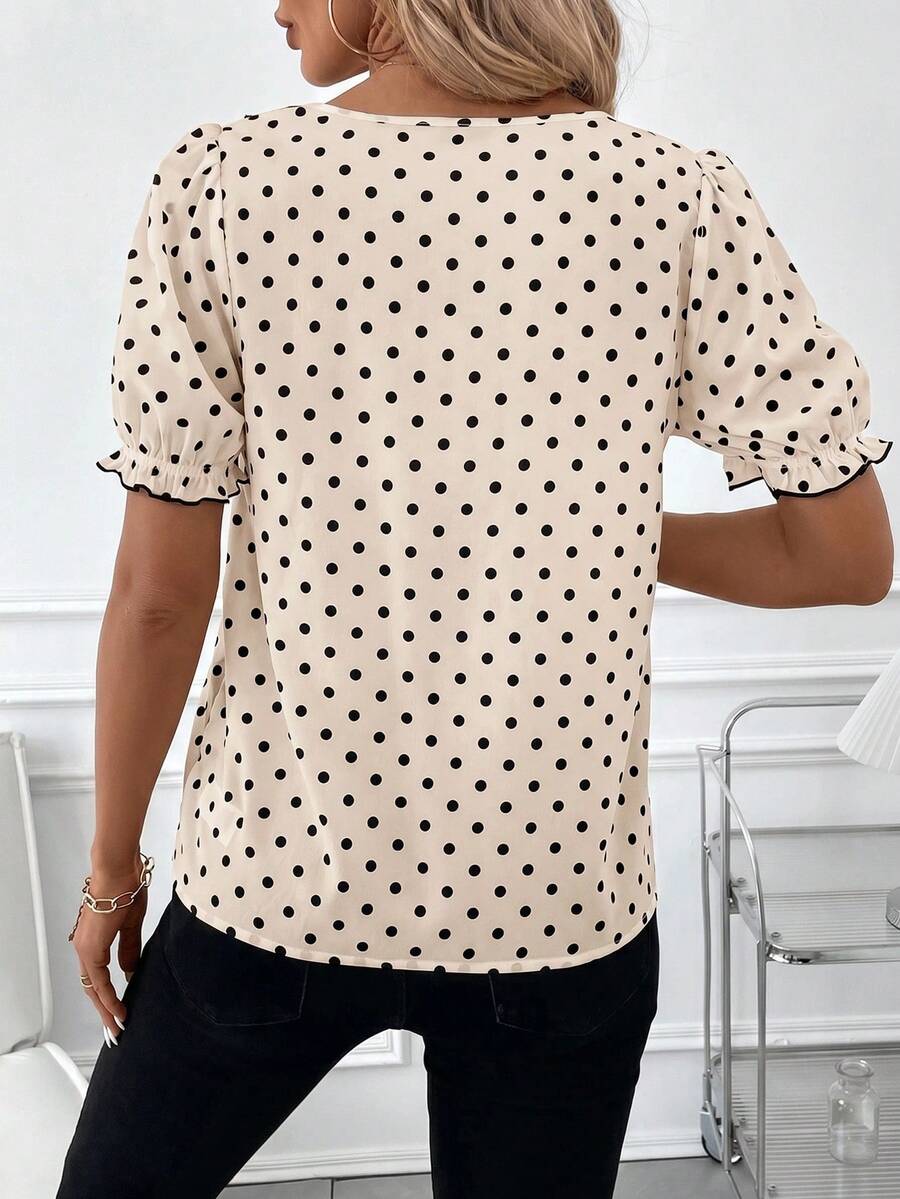 Blusa Casual Elegante - Gola de Renda e Acabamento Franzido