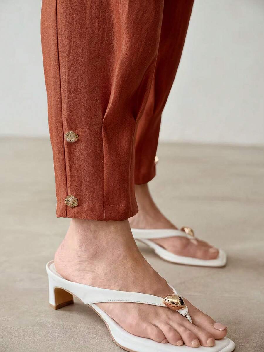 Calça de Alfaiataria Premium - Cintura Alta e Detalhe de Metal