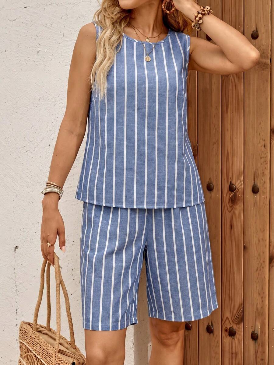 Conjunto Casual Feminino - Regata e Shorts Listrados