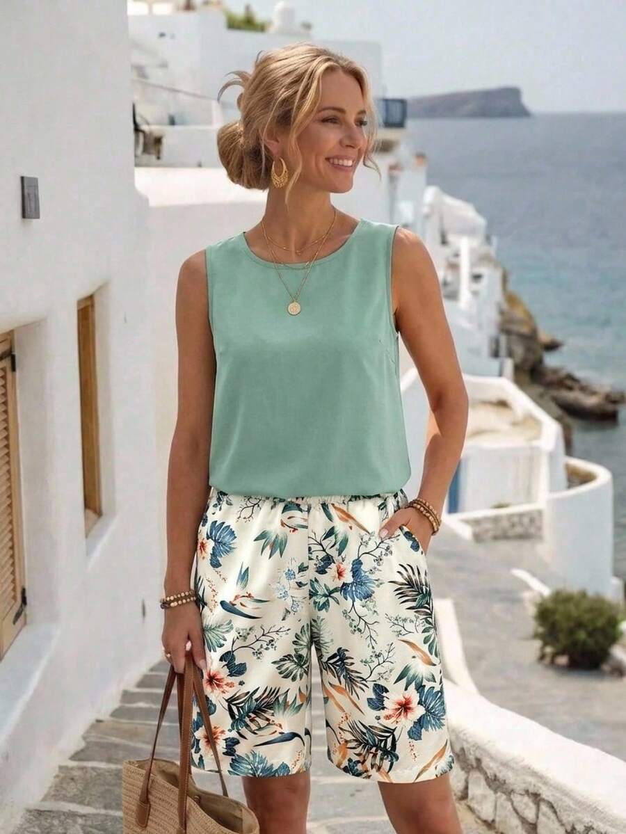 Conjunto Casual Feminino - Regata e Shorts Listrados