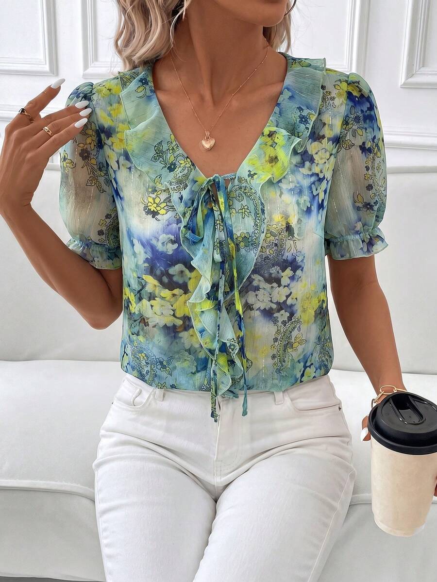 Blusa Casual Elegante - Gola de Renda e Acabamento Franzido