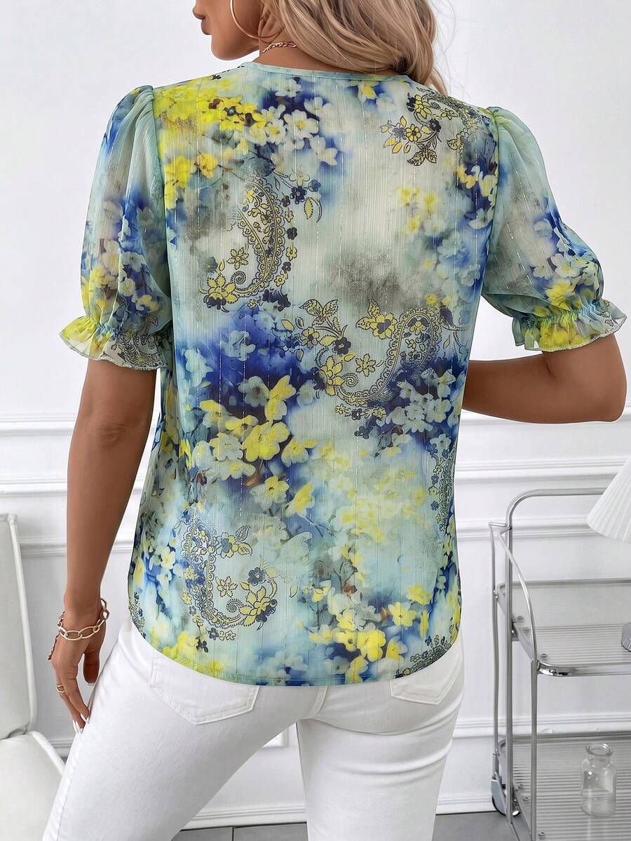 Blusa Casual Elegante - Gola de Renda e Acabamento Franzido