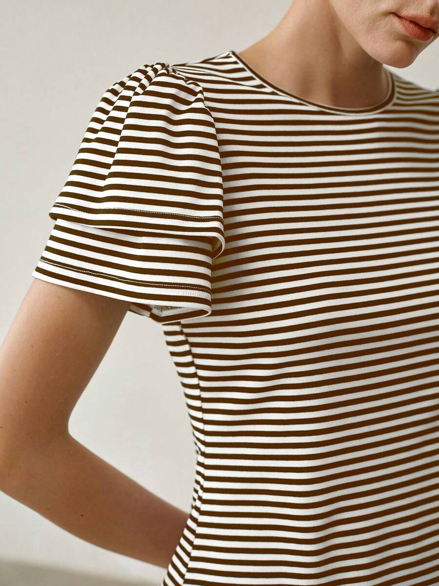 Camiseta Casual Feminina - Manga Dupla Babado e Listras Premium