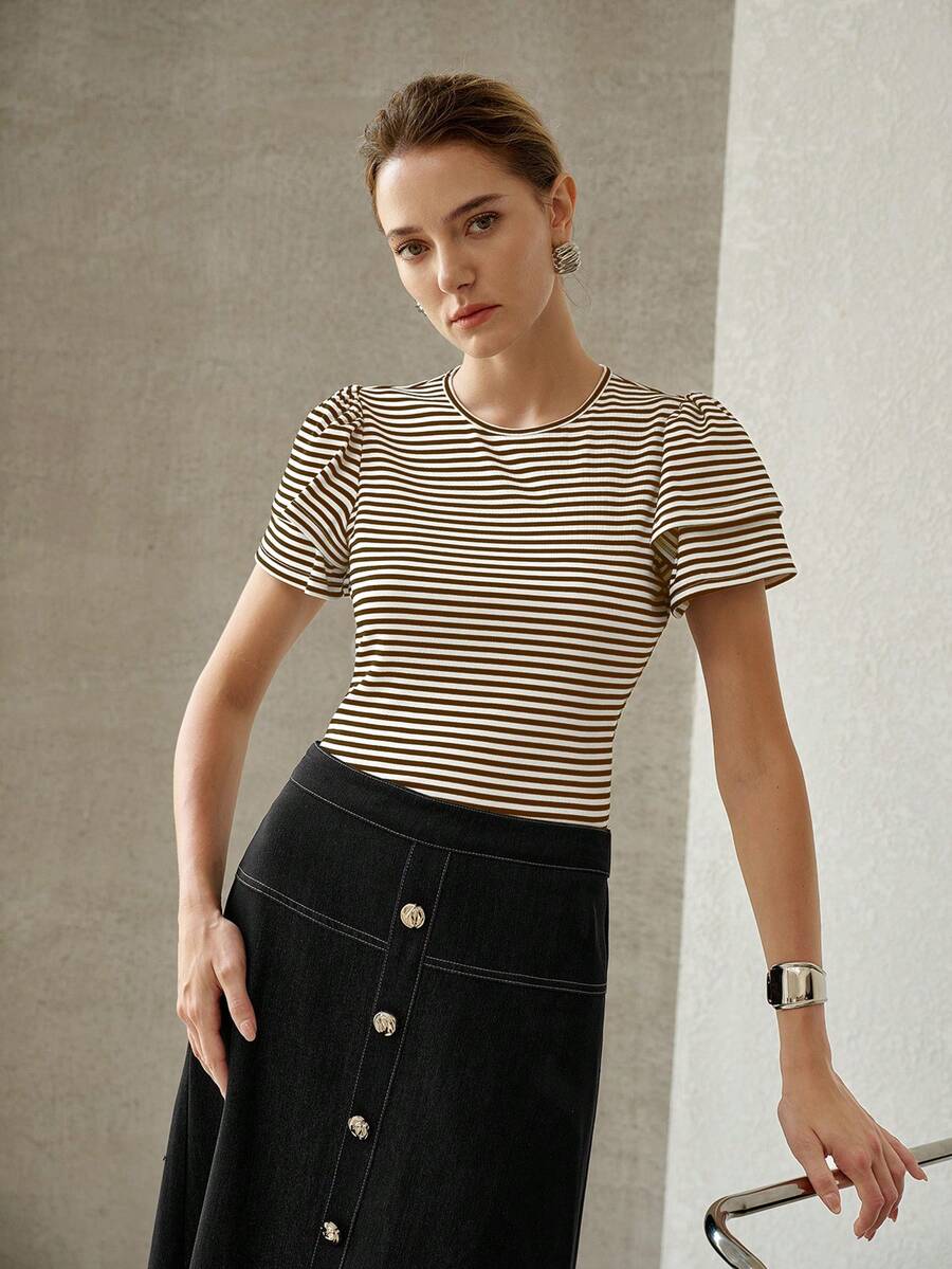 Camiseta Casual Feminina - Manga Dupla Babado e Listras Premium